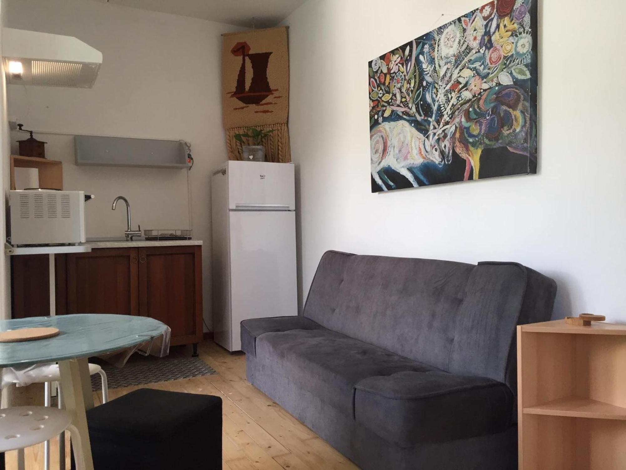 Cimbora, Salara Apartment