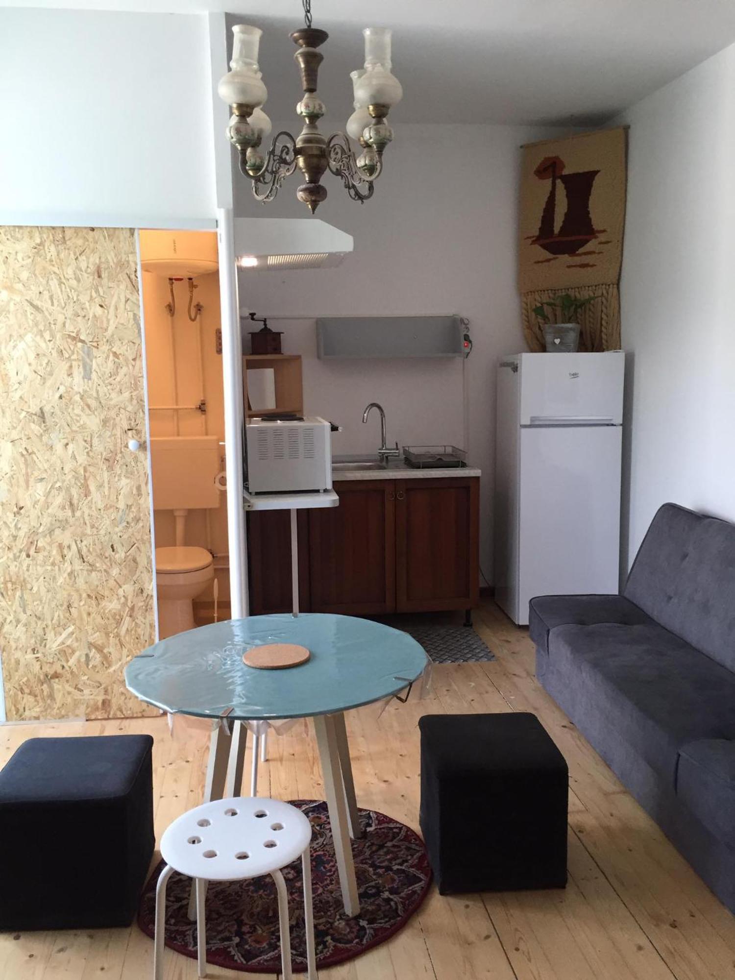 Cimbora, Salara Apartment